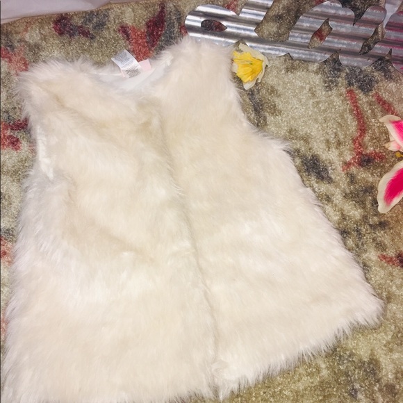 Little Lass Other - ‼️🔥LITTLE LASS FAUX FUR Girls Vest!!🔥‼️
